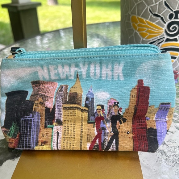 New York Skyline bedded coin purse - Picture 2 of 5